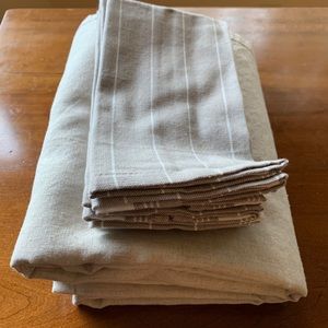 New tablecloth and cloth napkins